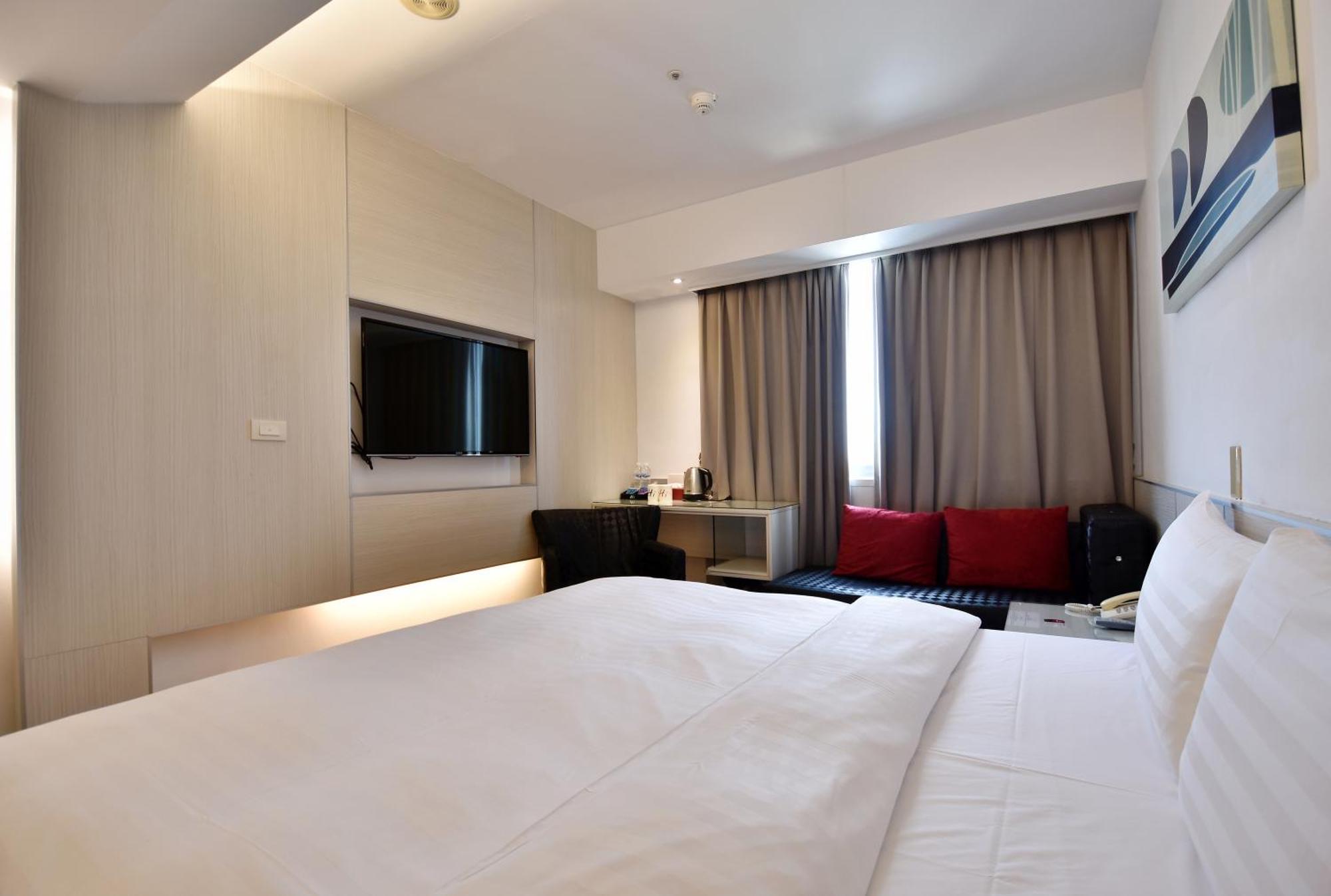 Hotel Hi - Xinmin Chiayi City Exterior photo